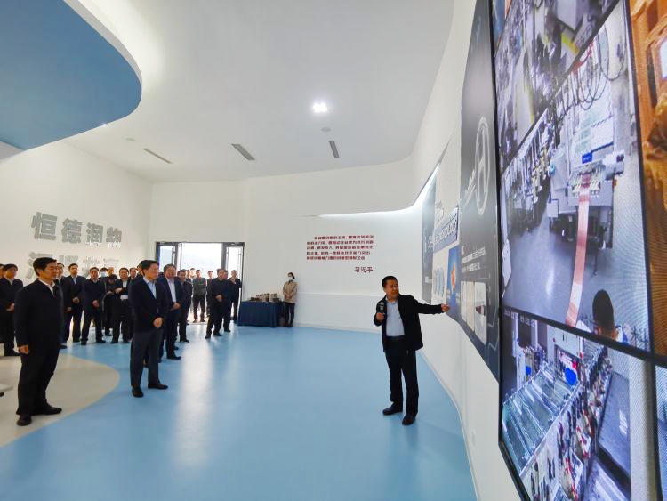 全市重大項(xiàng)目推進(jìn)工作現(xiàn)場會現(xiàn)場觀摩新恒匯高精度蝕刻引線框架生產(chǎn)項(xiàng)目